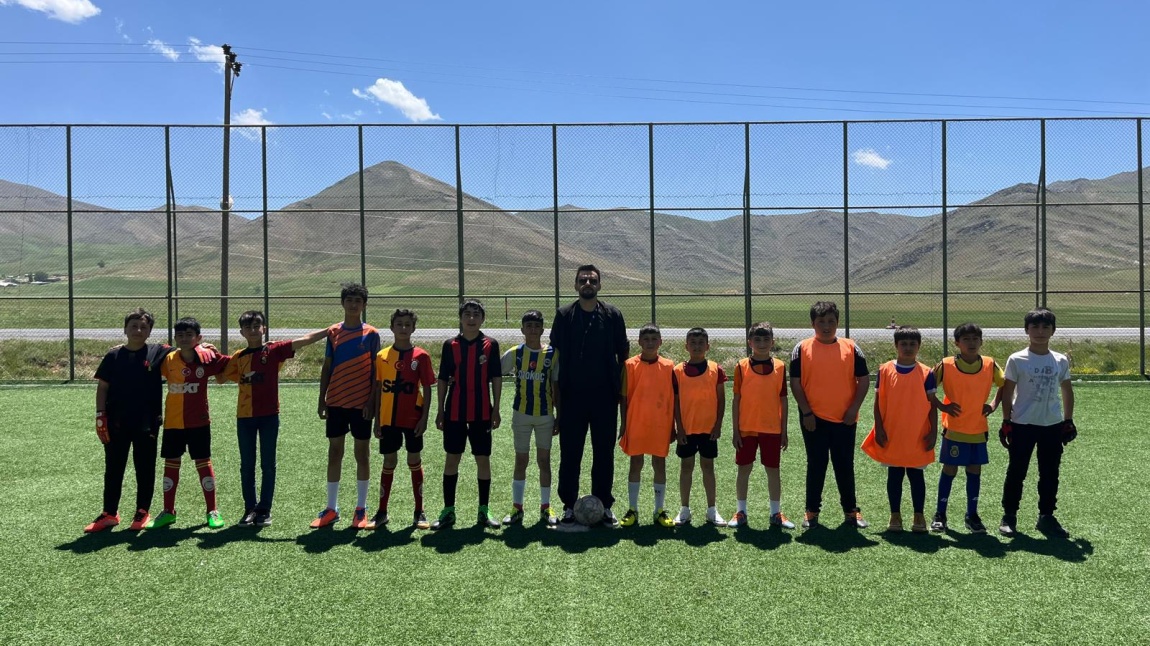 OKULUMUZDA SINIFLAR ARASI FUTBOL TURNUVASI GERÇEKLEŞTİRİLDİ